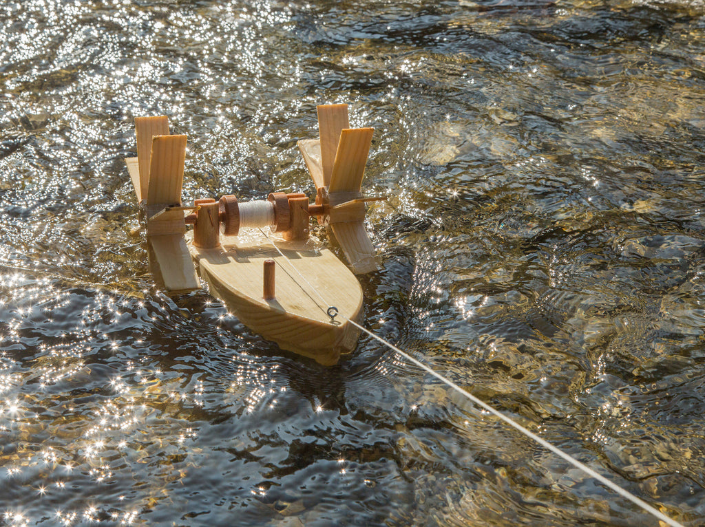 Wasser-Abenteuer – Forelle + Kárí Segelboot – KRAUL Bundle
