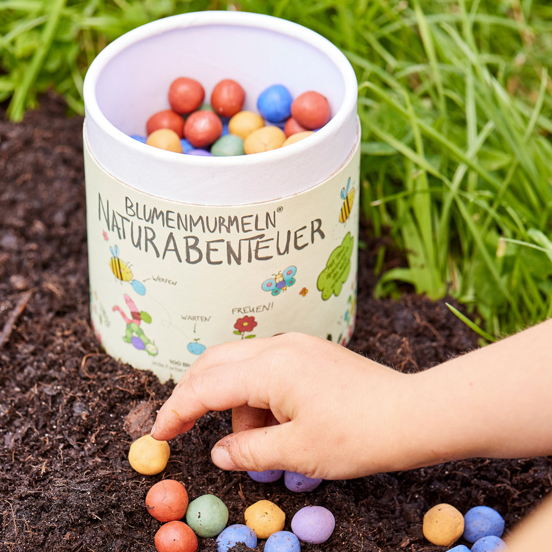 Naturabenteuer – Dose mit 100 Blumenmurmeln