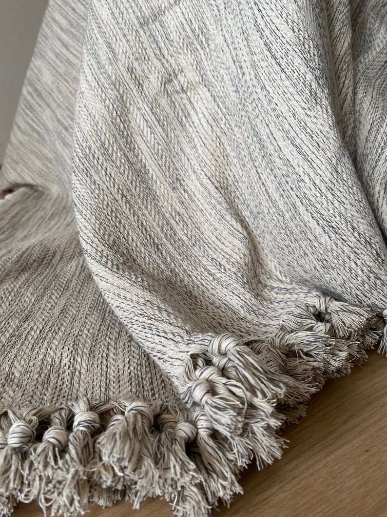 Handgewebte Decke Şirince aus natürlichen Materialien – KinderGlück