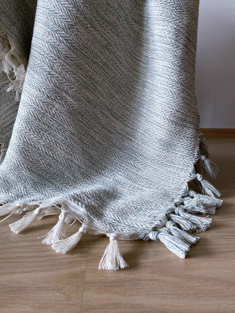 Handgewebte Decke Şirince aus natürlichen Materialien – KinderGlück