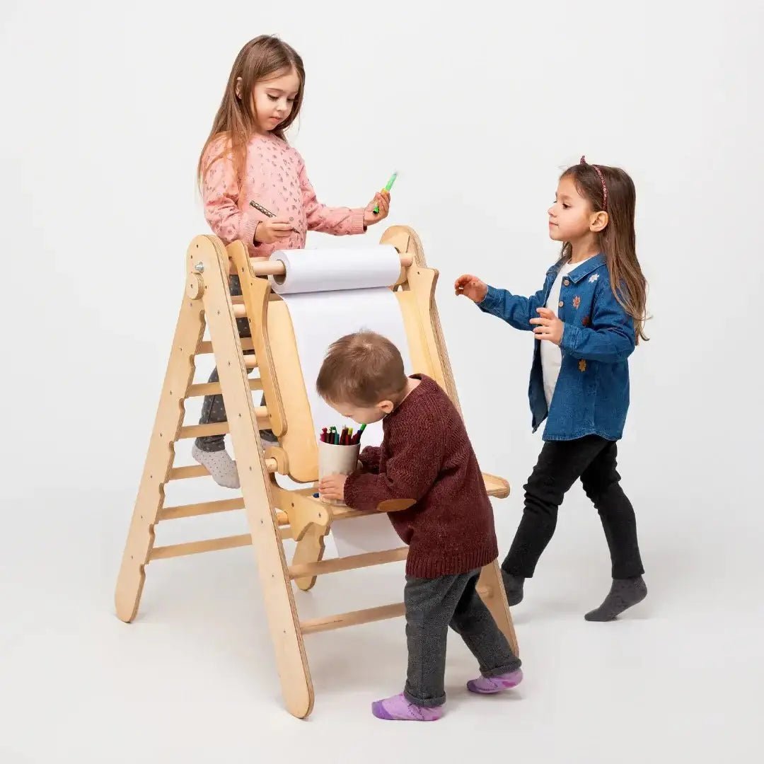 Staffelei mit Kinderstuhl für Indoor Klettergerüst – KinderGlück